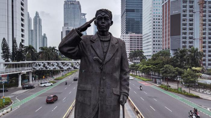 Patung jenderal sudirman