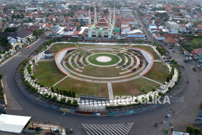 Tegal alun yang kangen bikin selalu agung masjid