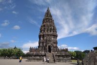 Candi prambanan terletak di