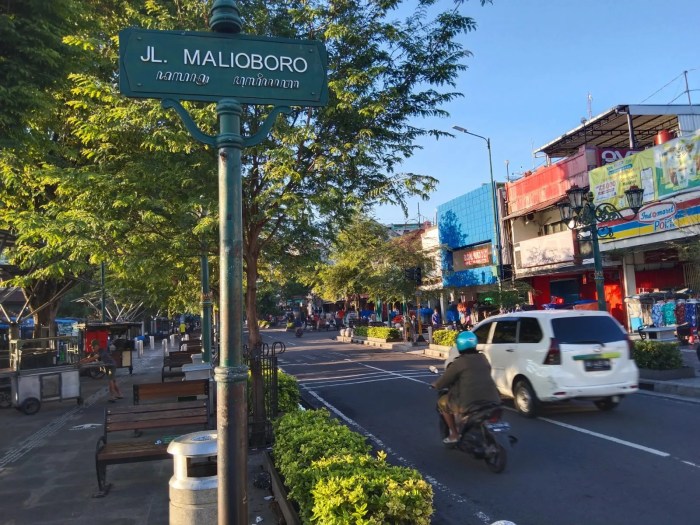 Malioboro yogyakarta jogja dekat penginapan menarik liburan jogjakarta sekitarnya indah