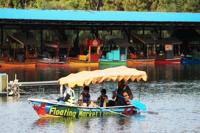 Floating market bandung