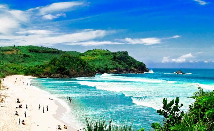 Pantai tambakrejo blitar pesona memukau perawan channel