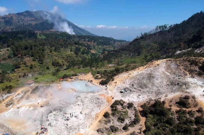 Dieng crater kawah tourism vocation spot unique beautiful source