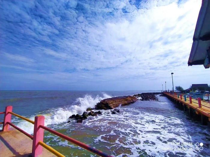 Pantai balongan indah