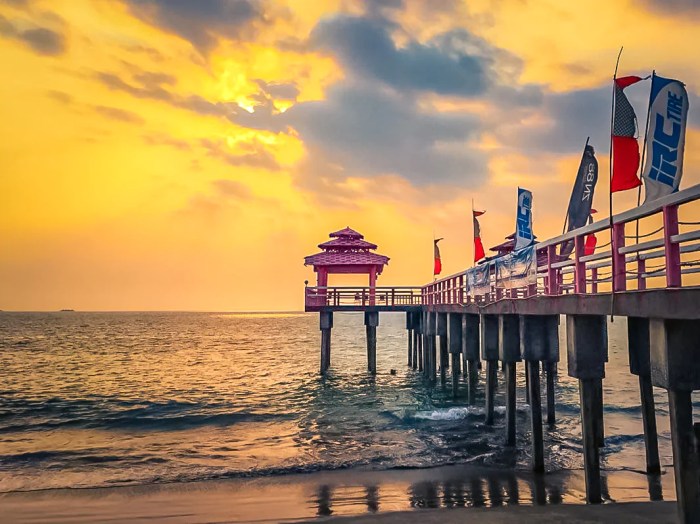 Pantai anyer sambolo lokasi itrip