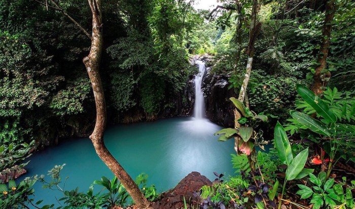 Aling aling waterfall