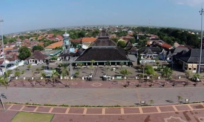 Alun alun demak