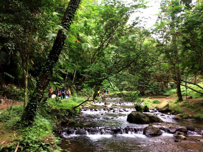 Subang capolaga alam curug bermain