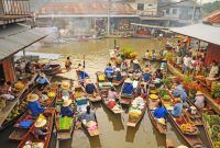 Floating market