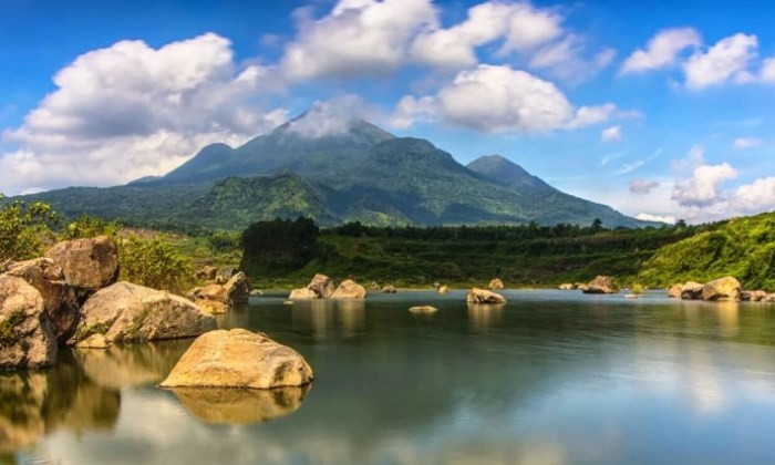 Mojokerto wisata terjun dlundung kelloggsnyc