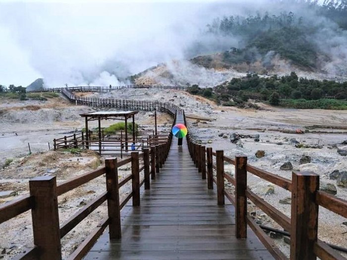 Kawah sikidang dieng banjarnegara