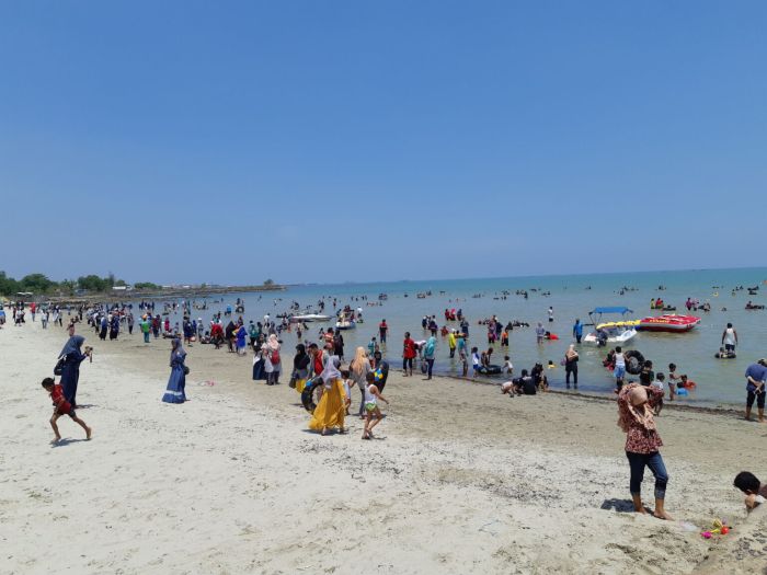 Pantai gresik delegan travelspromo wisata