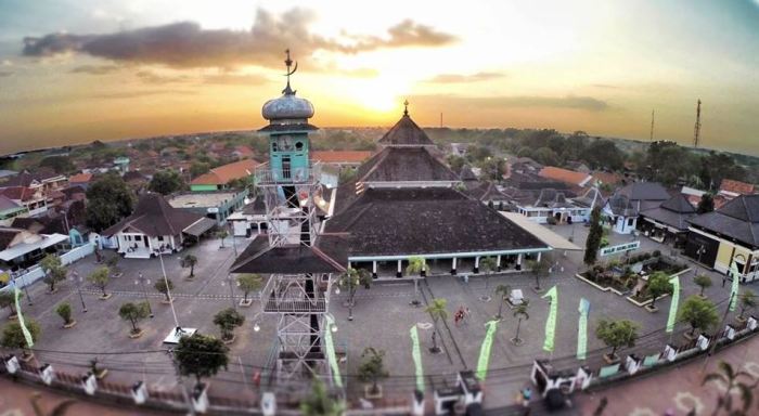 Demak masjid agung sejarah perkembangan jawa lengkap pulau idsejarah malik ibrahim maulana