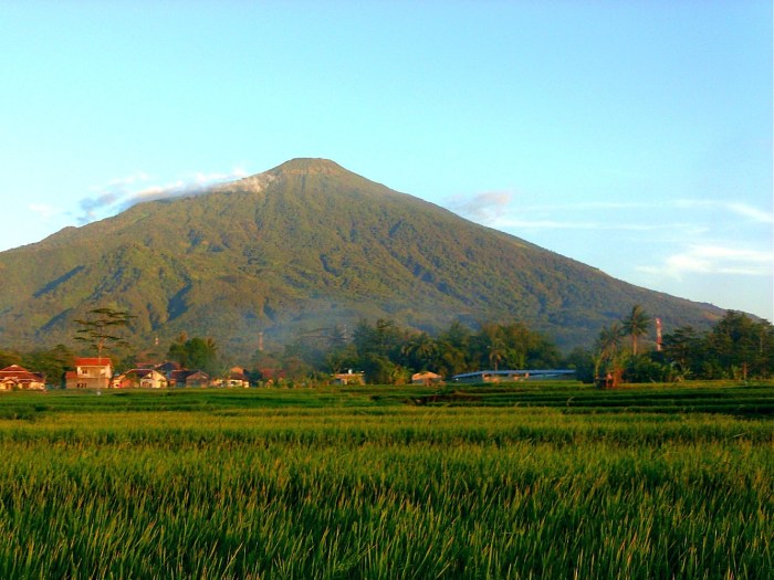 Gunung ciremai bumi sering atapnya berasal disebut pasundan hal klikterus