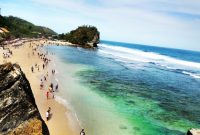 Pantai indrayanti jogja gunung kidul yogyakarta tiket lokasi luxola pemandangan indahnya