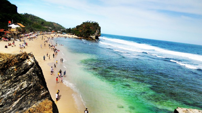 Pantai indrayanti jogja gunung kidul yogyakarta tiket lokasi luxola pemandangan indahnya