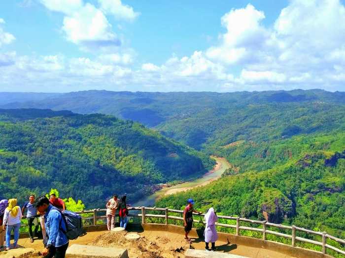 Puncak kebun buah mangunan