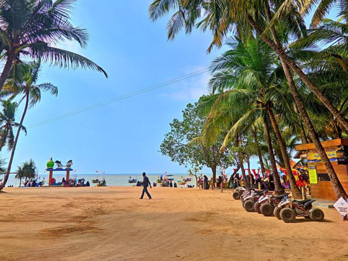 Pantai kelapa tuban