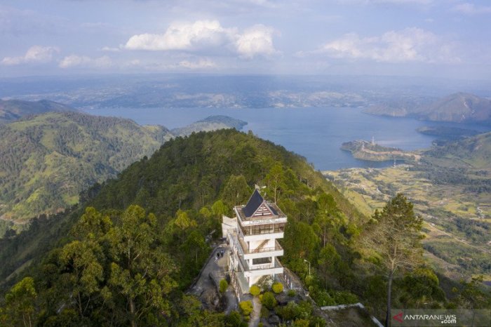 Menara pandang samosir toba danau harian sumatera minggu limbong kawasan utara