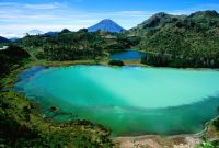 Telaga warna dieng