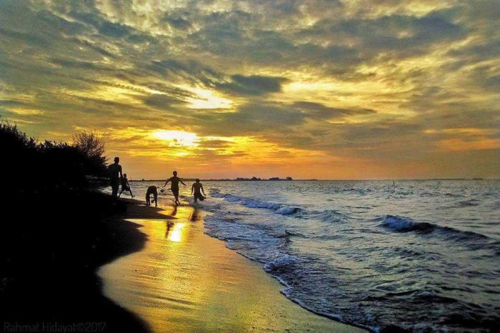 Pantai ngebum