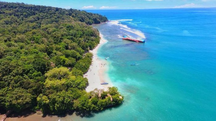 Pangandaran pantai berpasir perhatian mencuri cantik