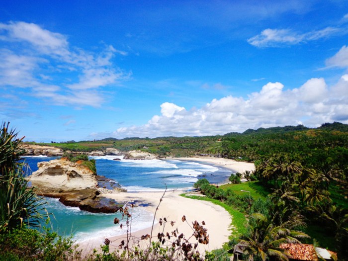 Pantai klayar pacitan