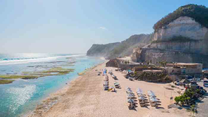 Pantai melasti bali