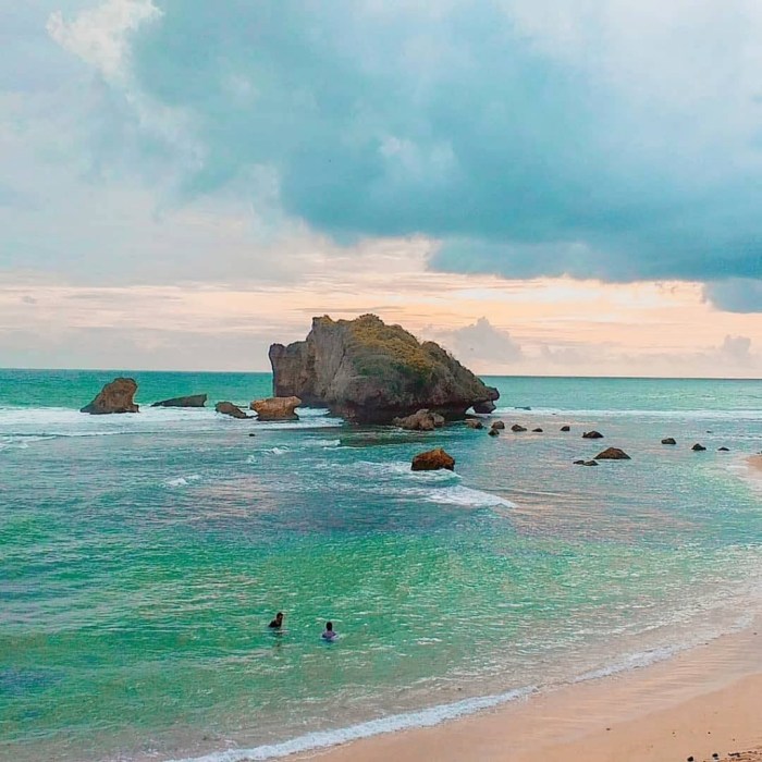 Ngandong pantai tiket kidul gunung