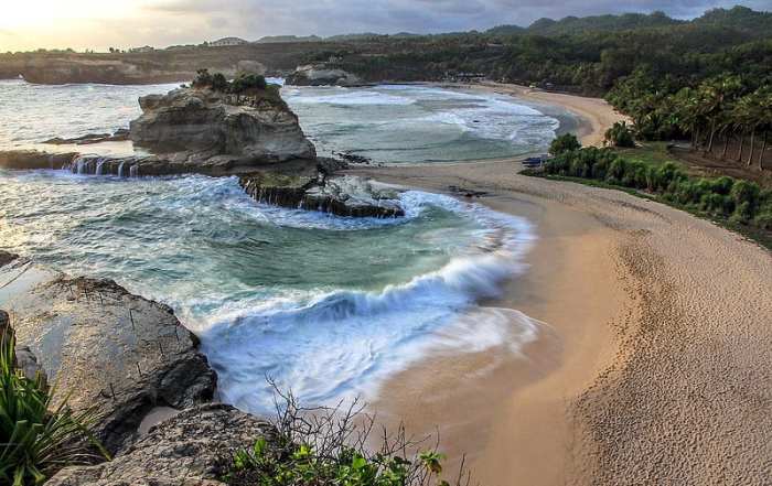 Pantai klayar pacitan