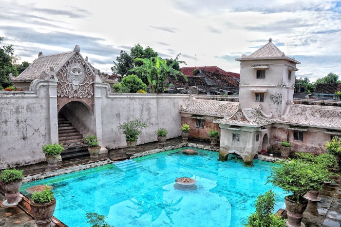 Yogyakarta taman sari jogja tamansari sultan selir yogya mandi istana raja melihat mengintip peristirahatan multifungsi kren kampung fakta putri permaisuri