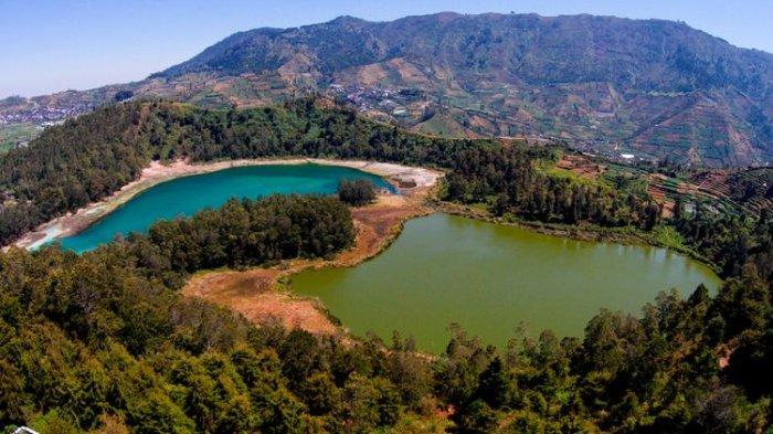 Batu angin pandang ratapan dieng potret syahdu memanjakan